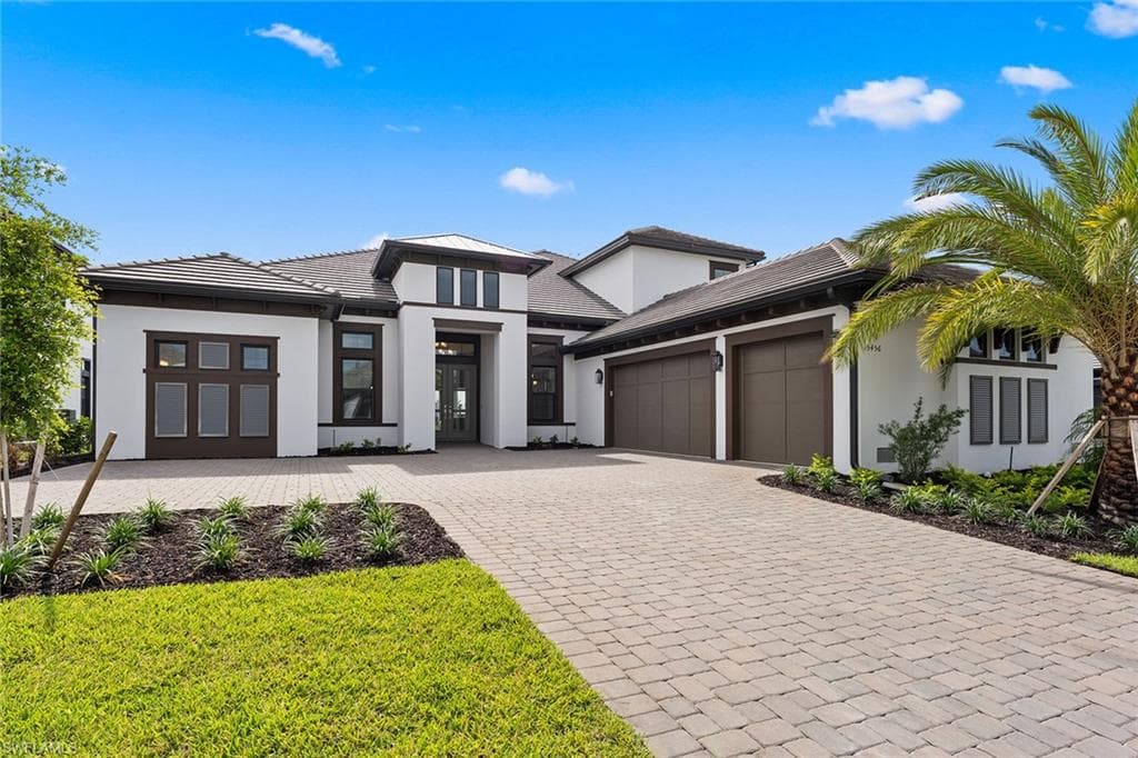 15456 Turin Dr, Naples, FL 34114-1