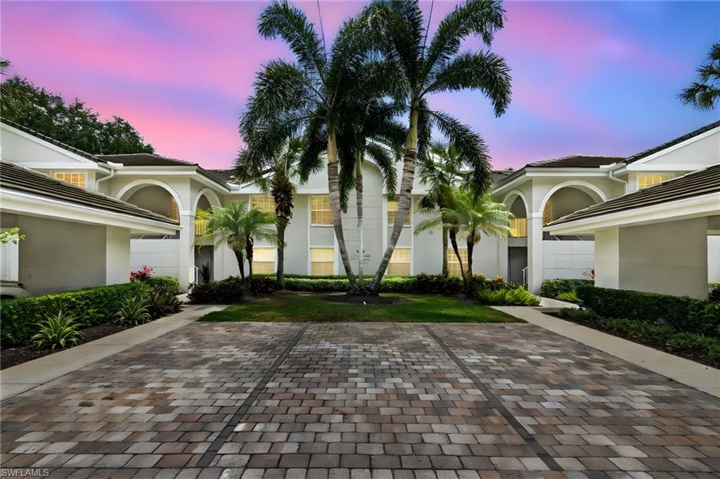 6290 Bellerive Ave 105, Naples, FL 34119-2