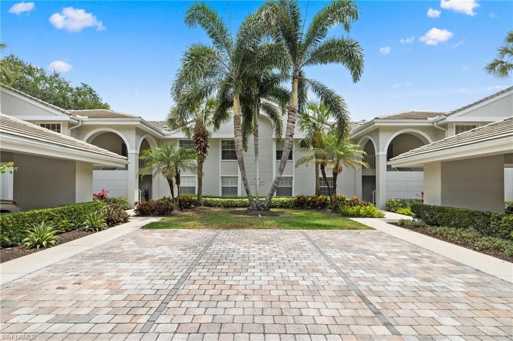 6290 Bellerive Ave 105, Naples, FL 34119-3