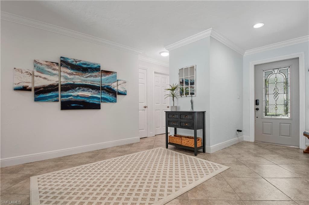 19 Pelican St E, Naples, FL 34113-26