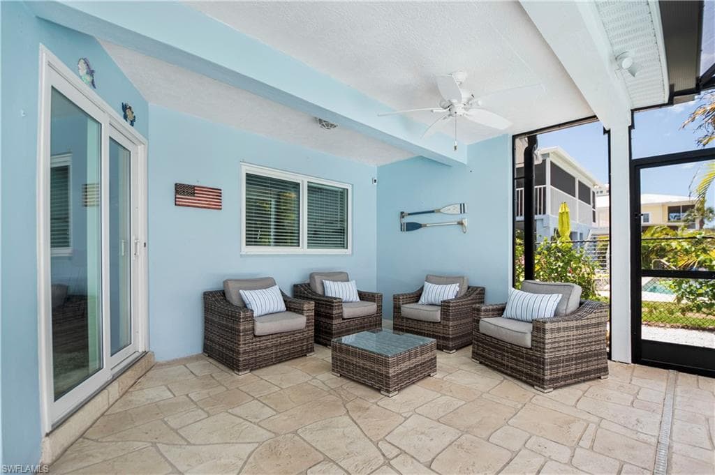 19 Pelican St E, Naples, FL 34113-27