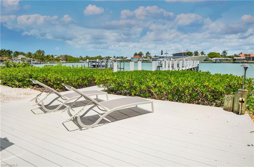 19 Pelican St E, Naples, FL 34113-31