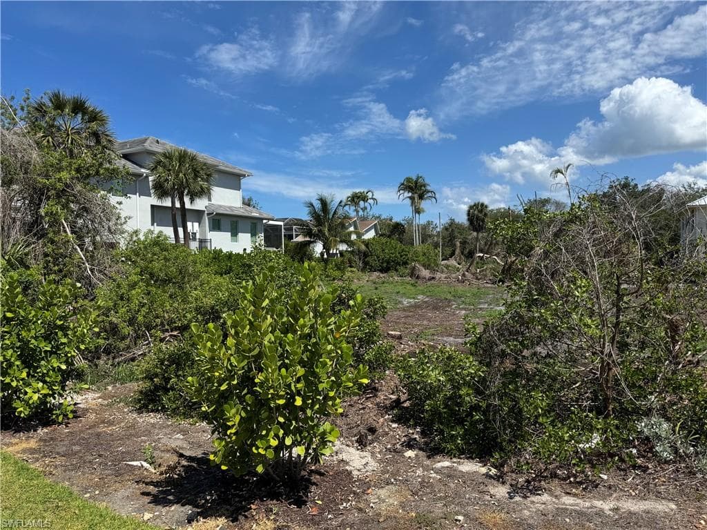 376 Beach Lily Ln, Marco Island, FL 34145-2