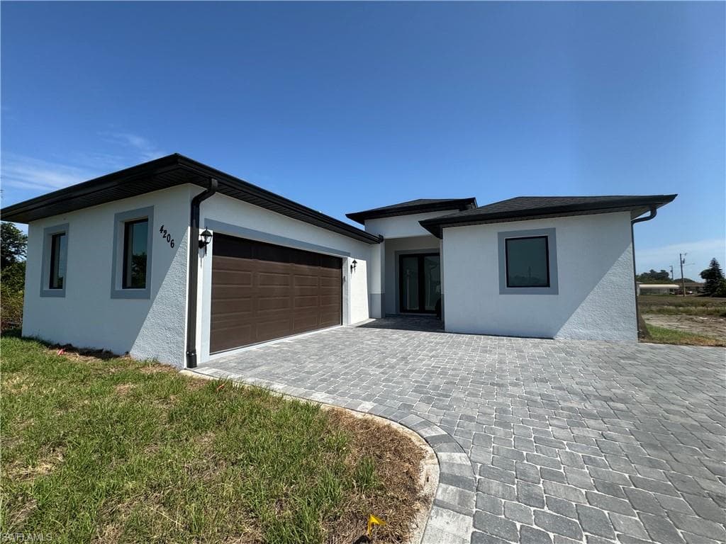 4206 15th St SW, Lehigh Acres, FL 33976-1