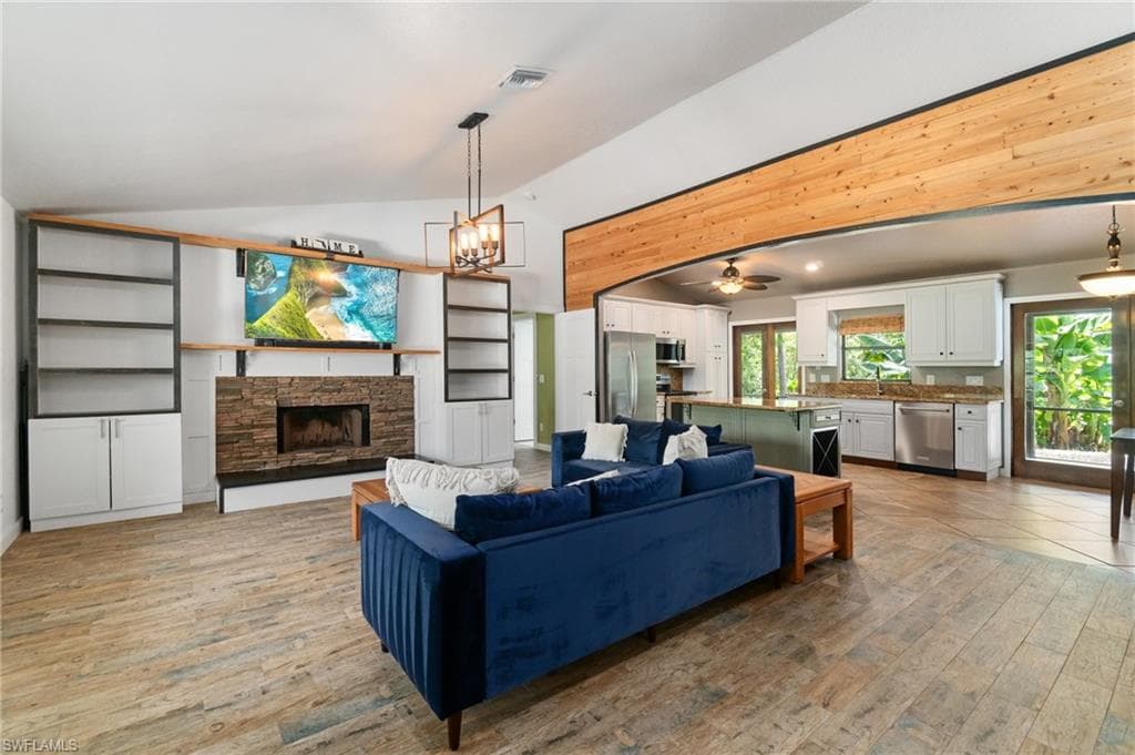 681 23rd St NW, Naples, FL 34120-8