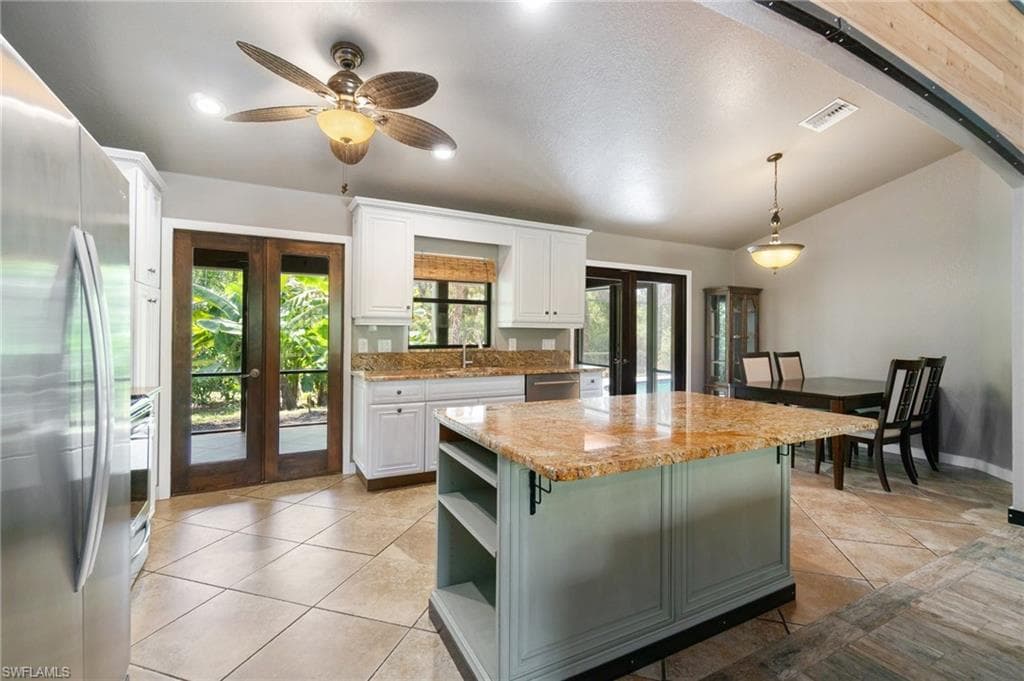 681 23rd St NW, Naples, FL 34120-9