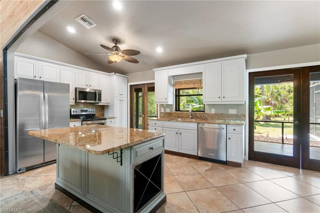 681 23rd St NW, Naples, FL 34120-10