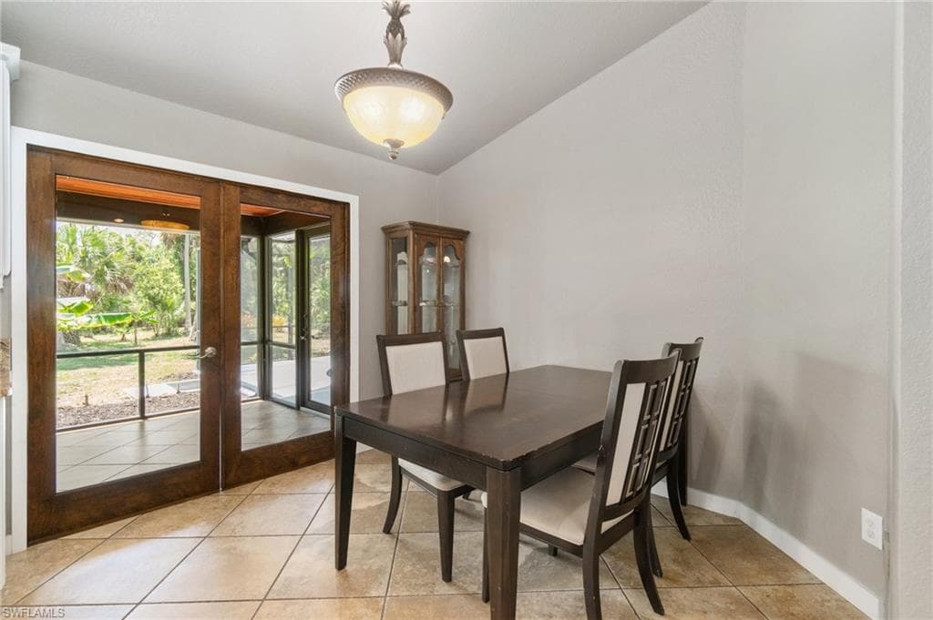 681 23rd St NW, Naples, FL 34120-11
