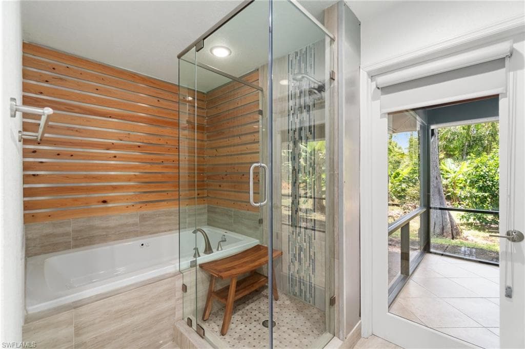 681 23rd St NW, Naples, FL 34120-14