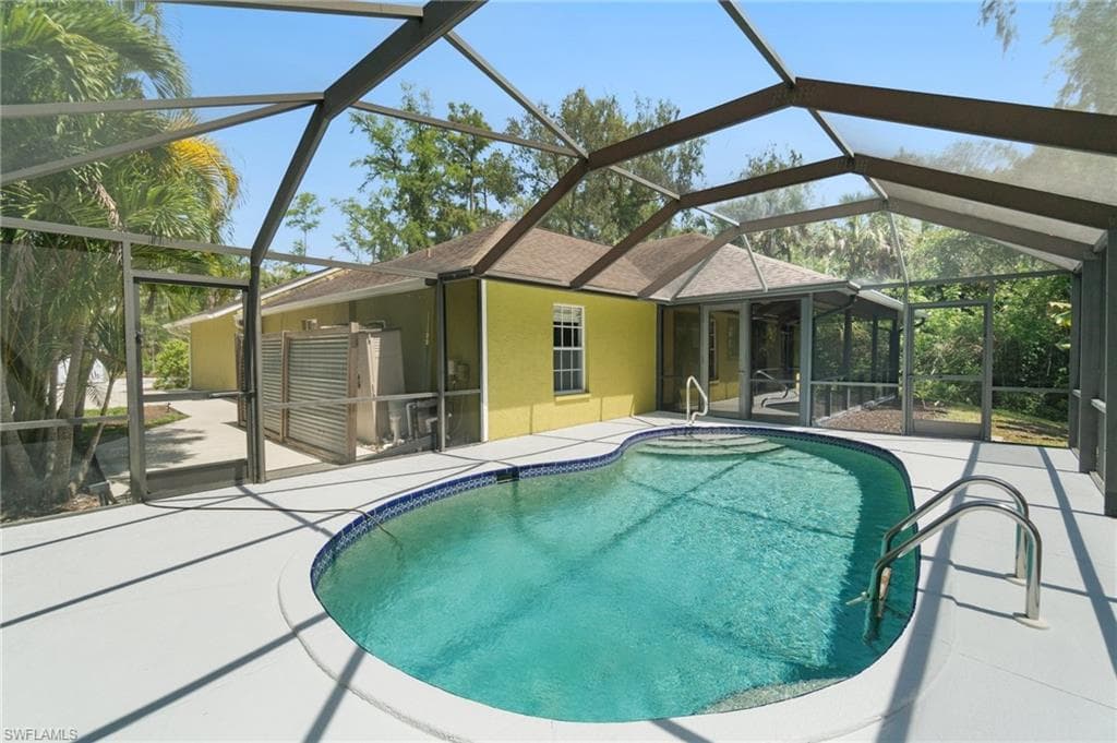 681 23rd St NW, Naples, FL 34120-22
