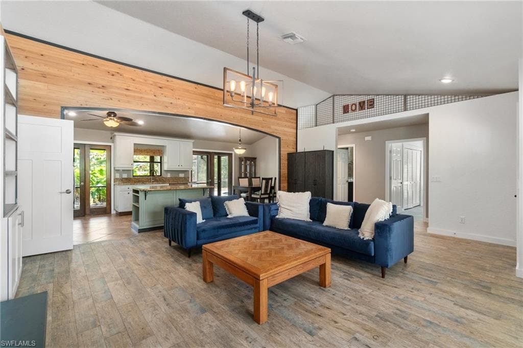 681 23rd St NW, Naples, FL 34120-1