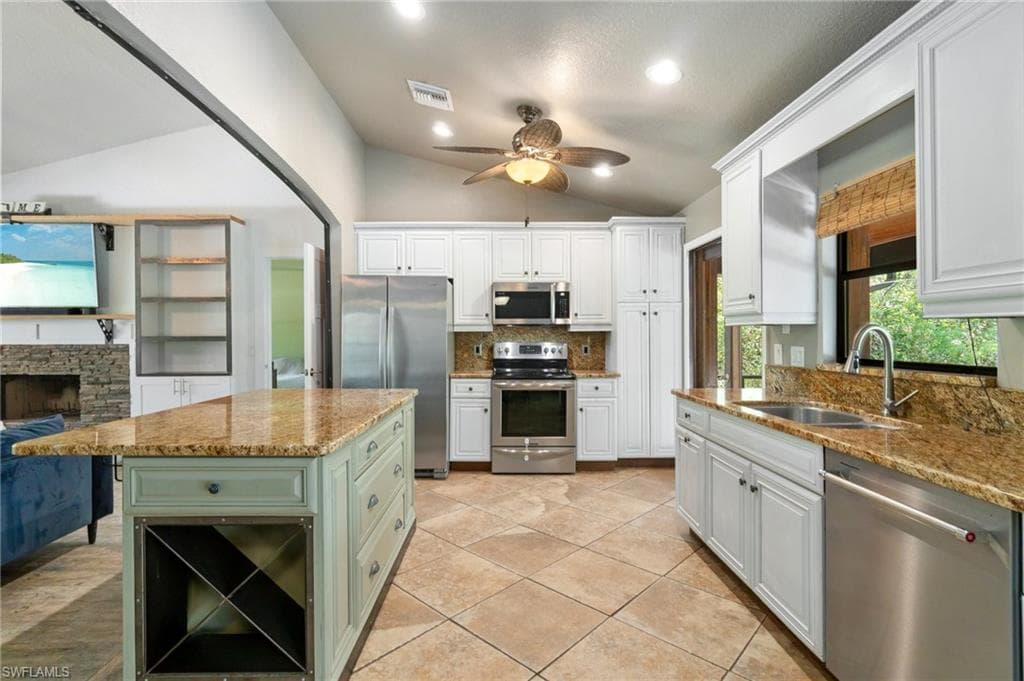 681 23rd St NW, Naples, FL 34120-2
