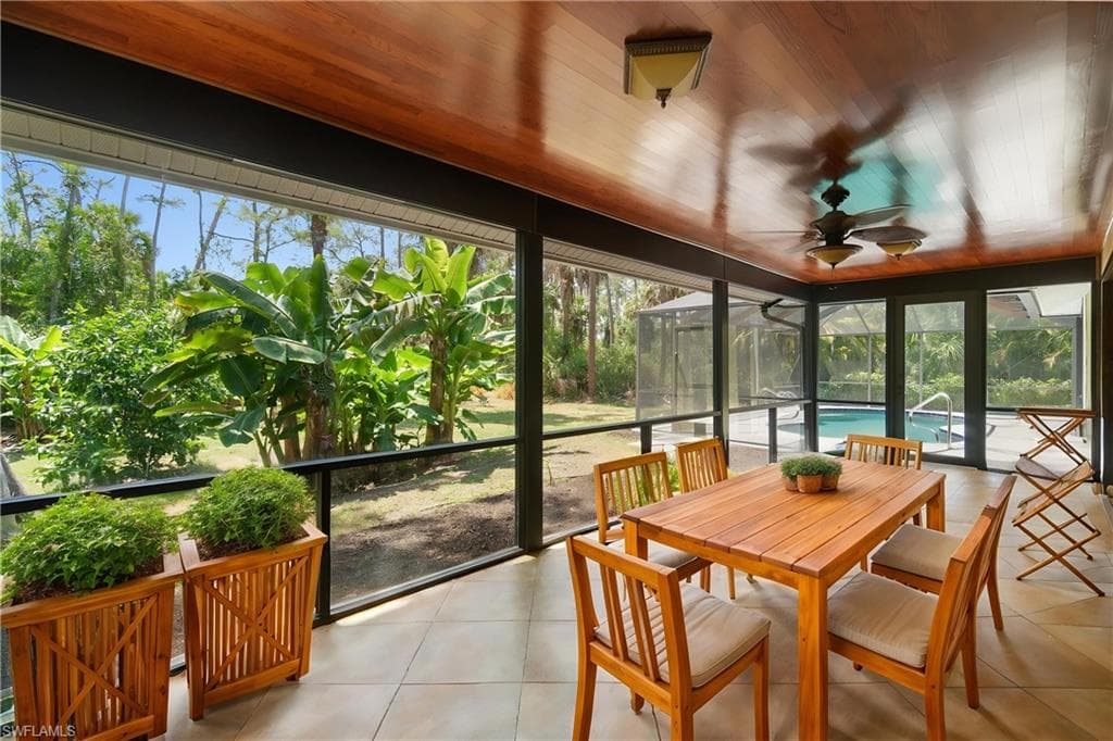 681 23rd St NW, Naples, FL 34120-3