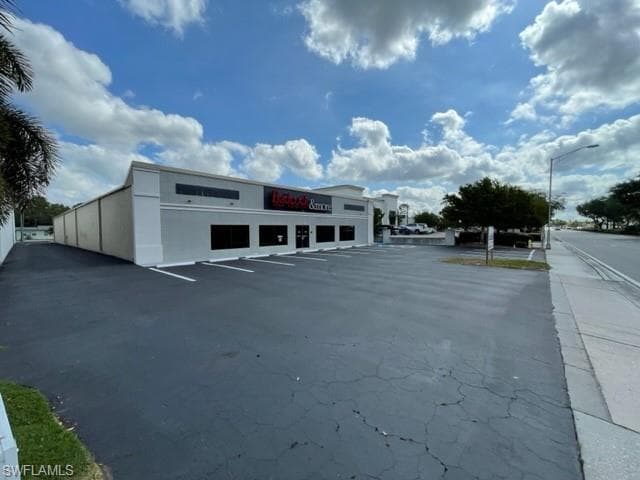 2665 Davis Blvd S, Naples, FL 34104-1