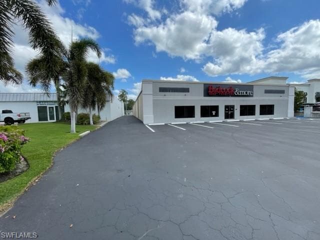 2665 Davis Blvd S, Naples, FL 34104-4