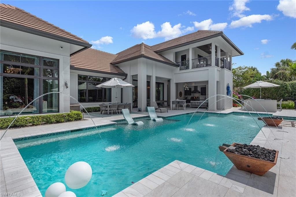 714 Killdeer Pl, Naples, FL 34108-11