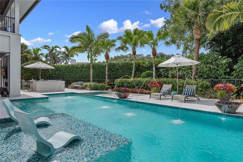 714 Killdeer Pl, Naples, FL 34108-12