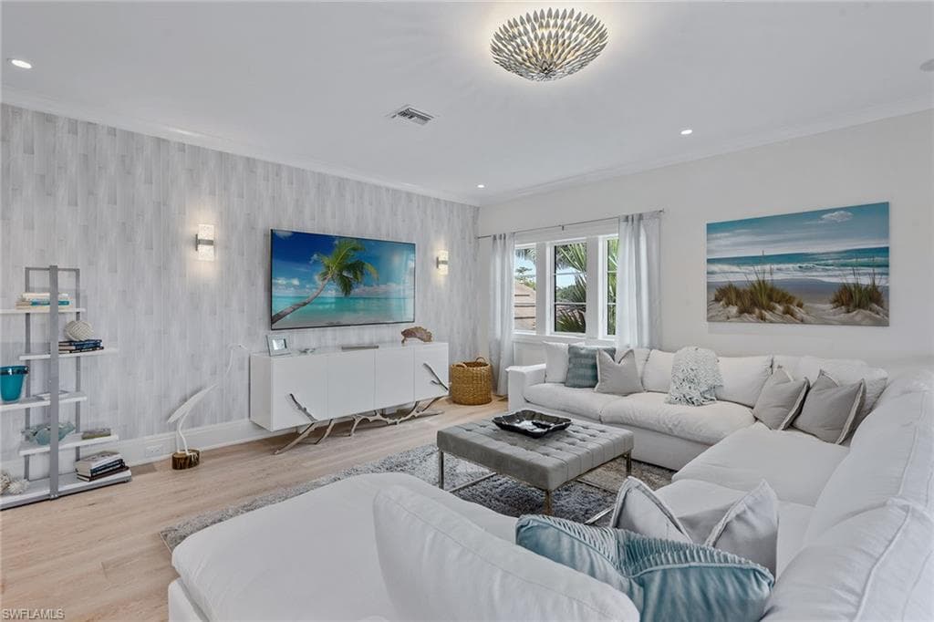 714 Killdeer Pl, Naples, FL 34108-21