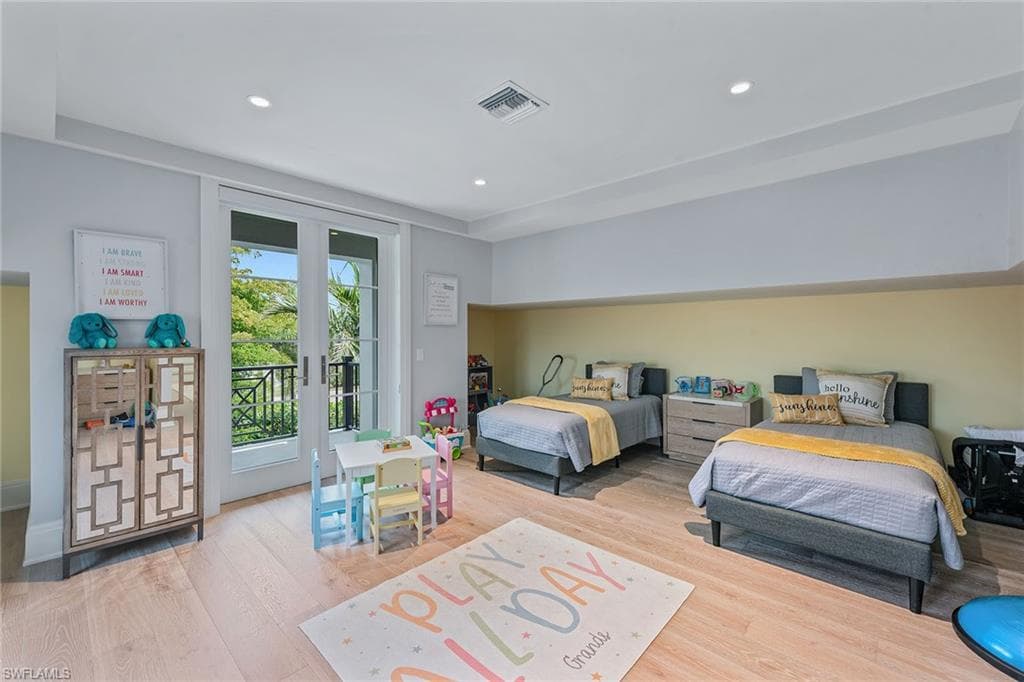 714 Killdeer Pl, Naples, FL 34108-26