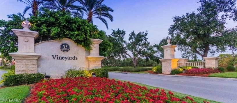 170 Vista Ln, Naples, FL 34119-26