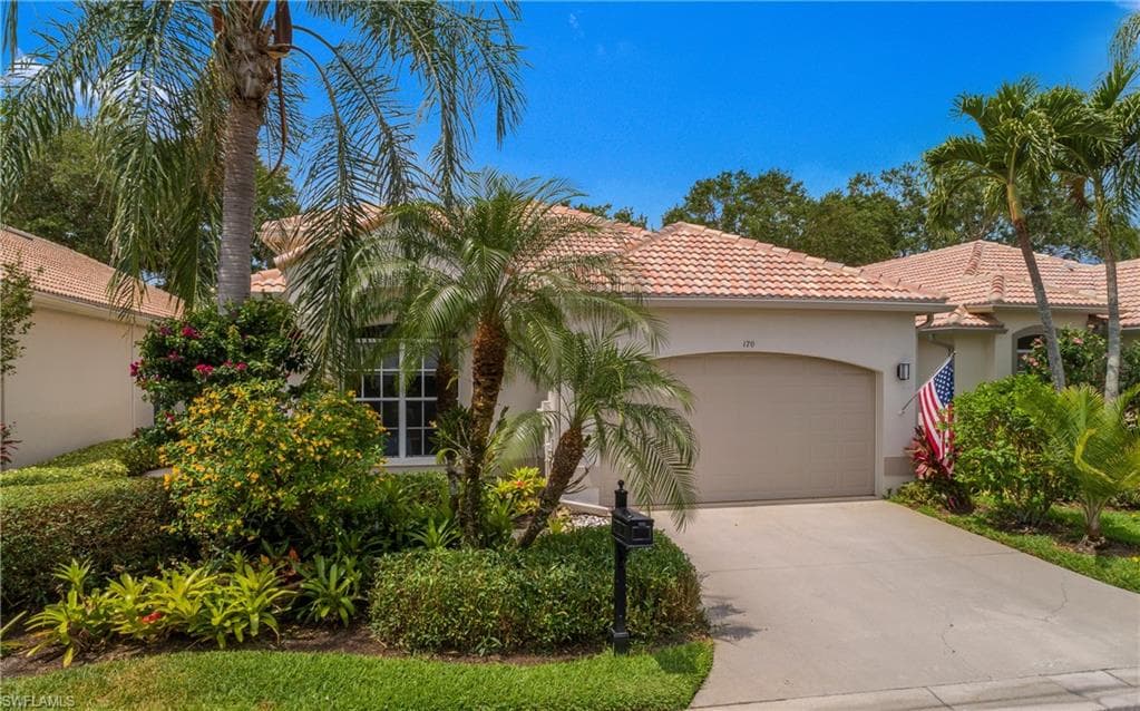170 Vista Ln, Naples, FL 34119-4