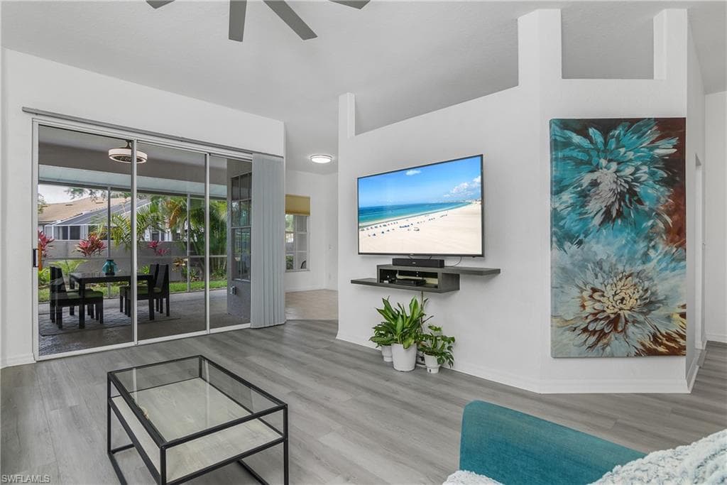 170 Vista Ln, Naples, FL 34119-7