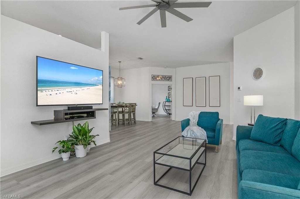170 Vista Ln, Naples, FL 34119-8