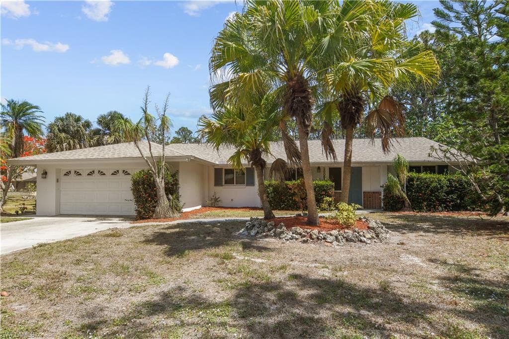 28058 Oak Ln, Bonita Springs, FL 34135-1