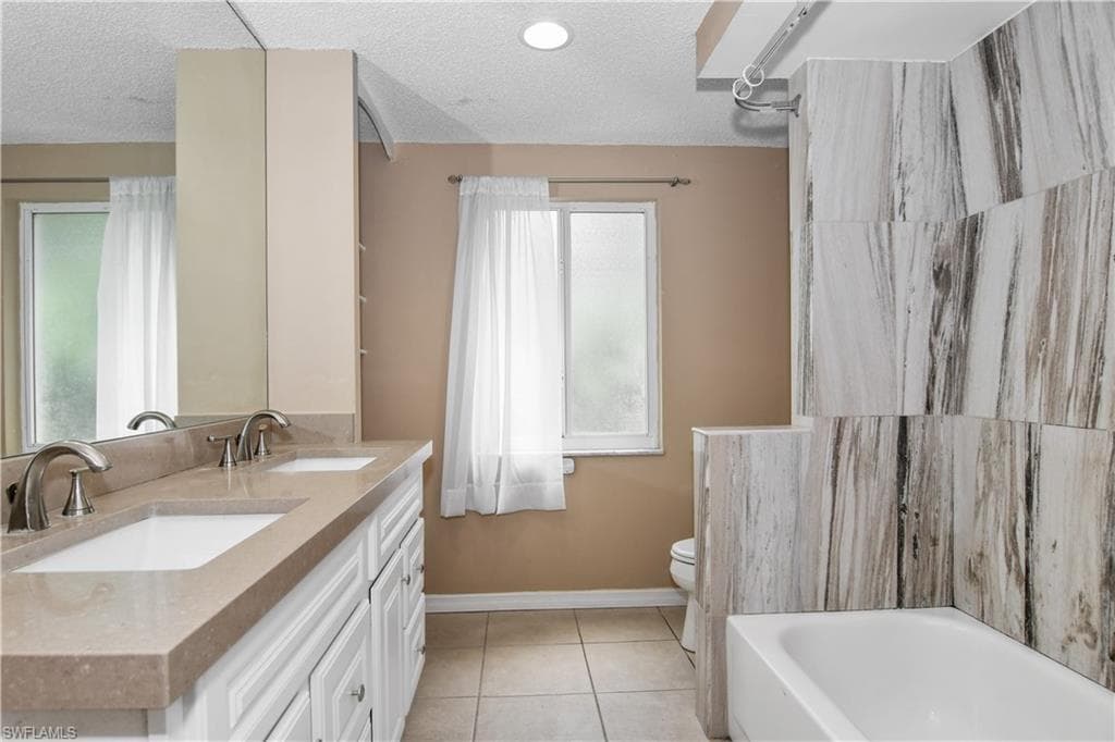 28058 Oak Ln, Bonita Springs, FL 34135-3
