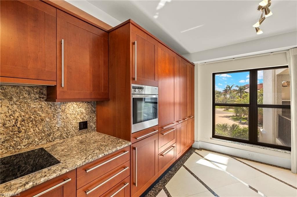 625 La Peninsula Blvd 625, Naples, FL 34113-10