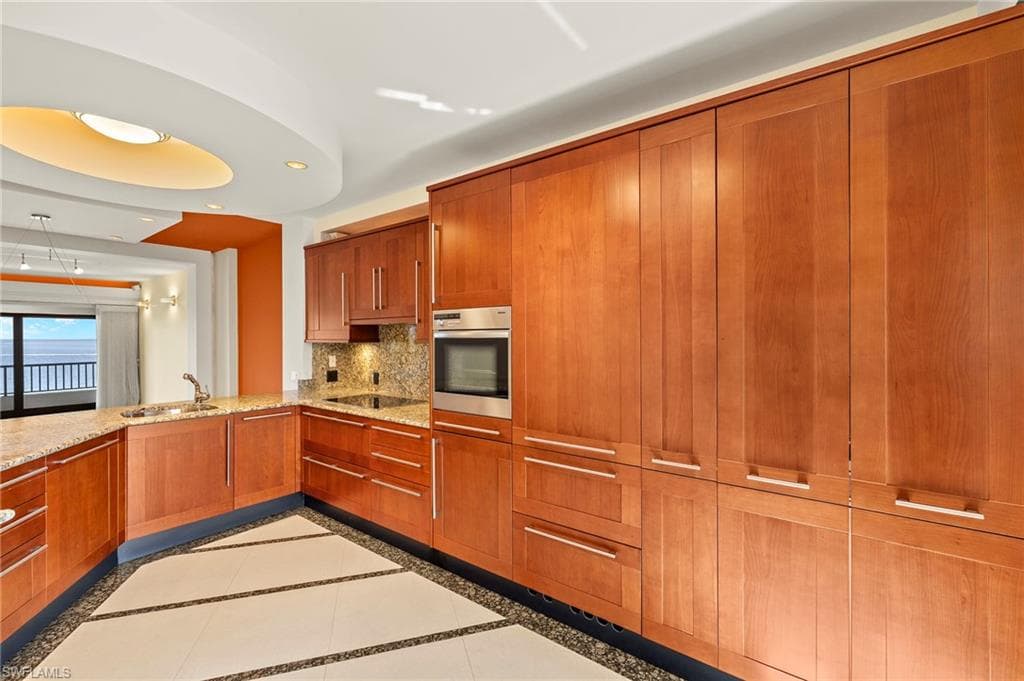 625 La Peninsula Blvd 625, Naples, FL 34113-11