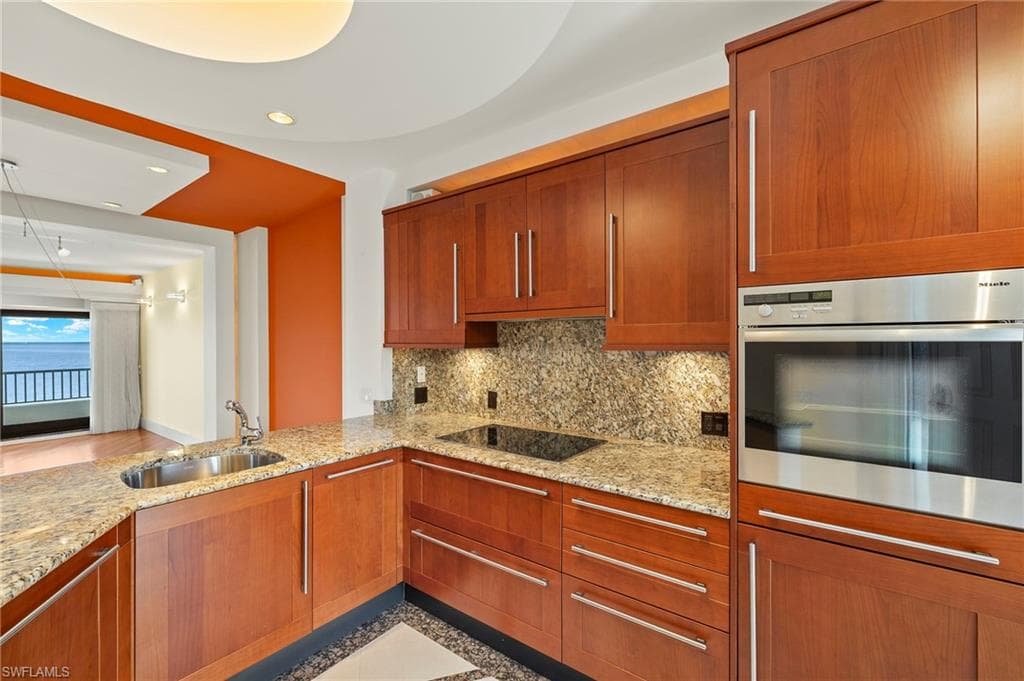 625 La Peninsula Blvd 625, Naples, FL 34113-12