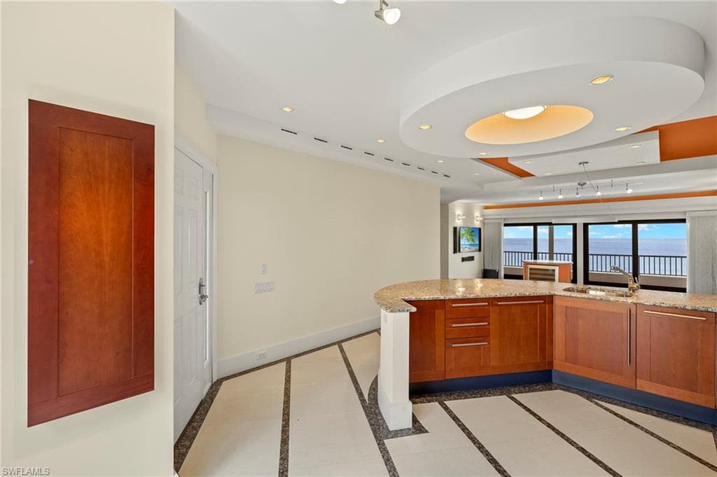 625 La Peninsula Blvd 625, Naples, FL 34113-13