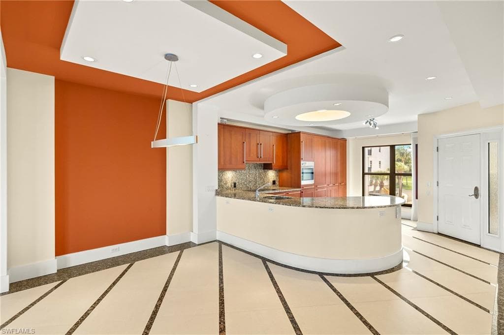 625 La Peninsula Blvd 625, Naples, FL 34113-15