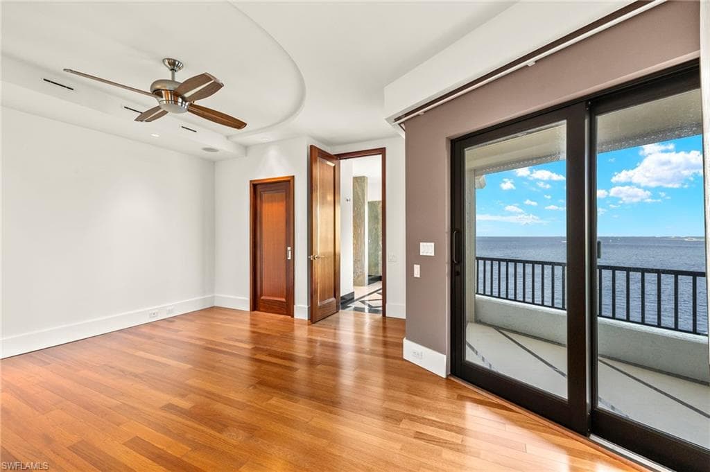 625 La Peninsula Blvd 625, Naples, FL 34113-19