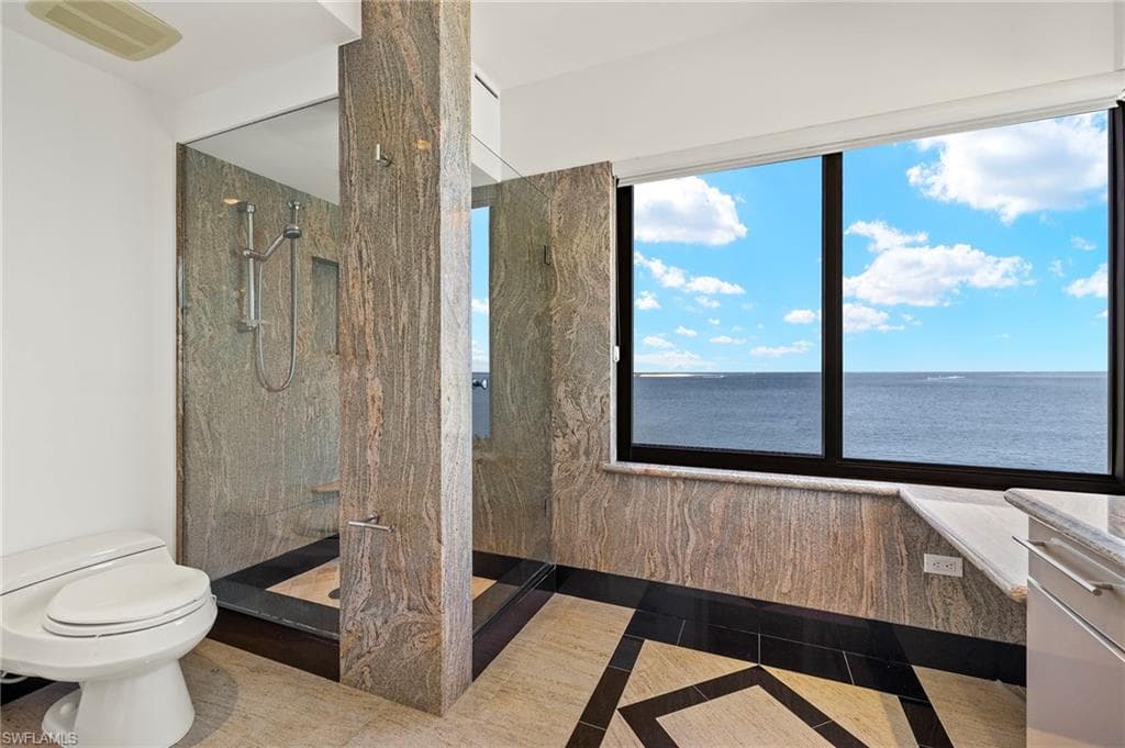 625 La Peninsula Blvd 625, Naples, FL 34113-22