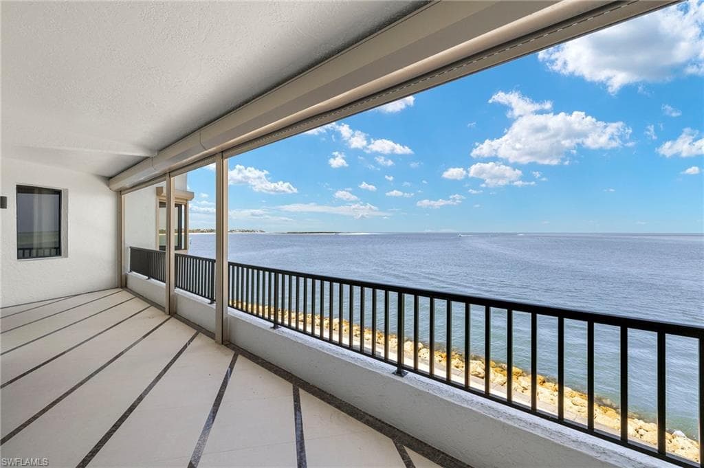 625 La Peninsula Blvd 625, Naples, FL 34113-27