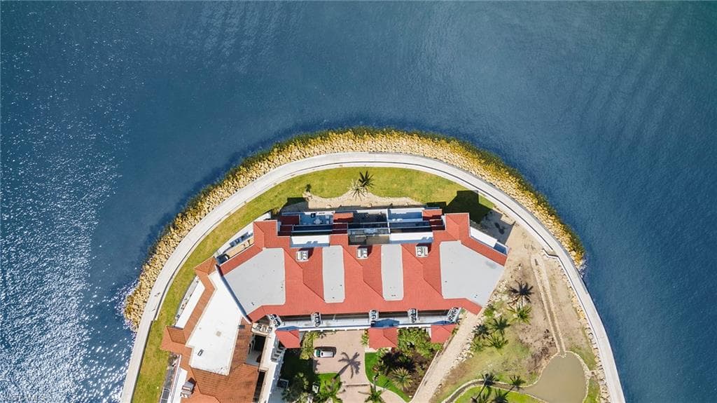 625 La Peninsula Blvd 625, Naples, FL 34113-30