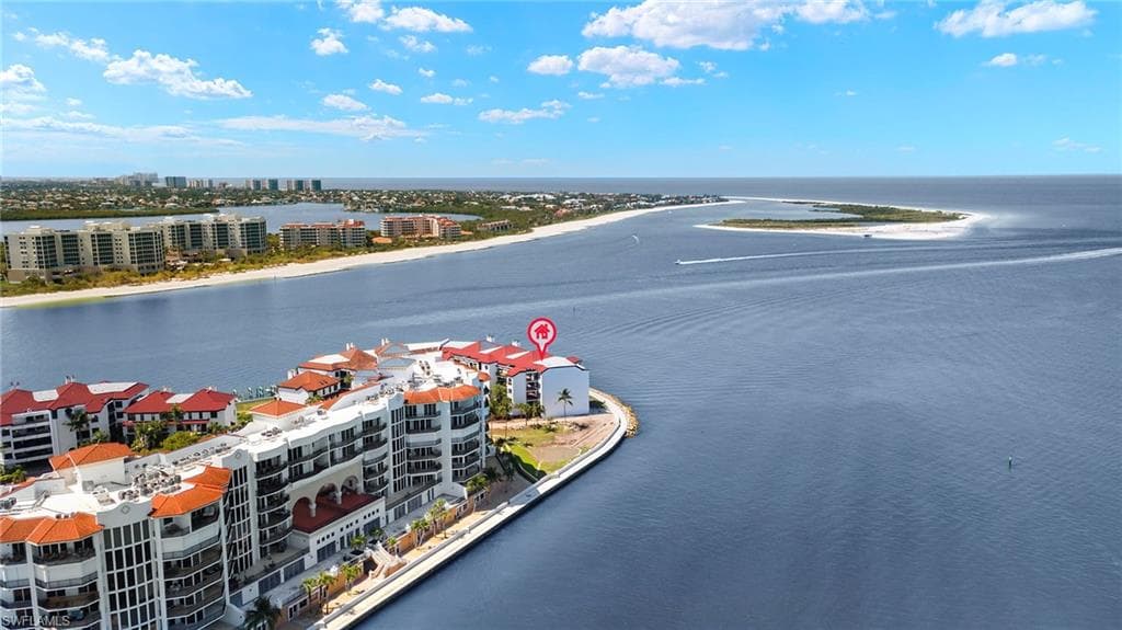 625 La Peninsula Blvd 625, Naples, FL 34113-32