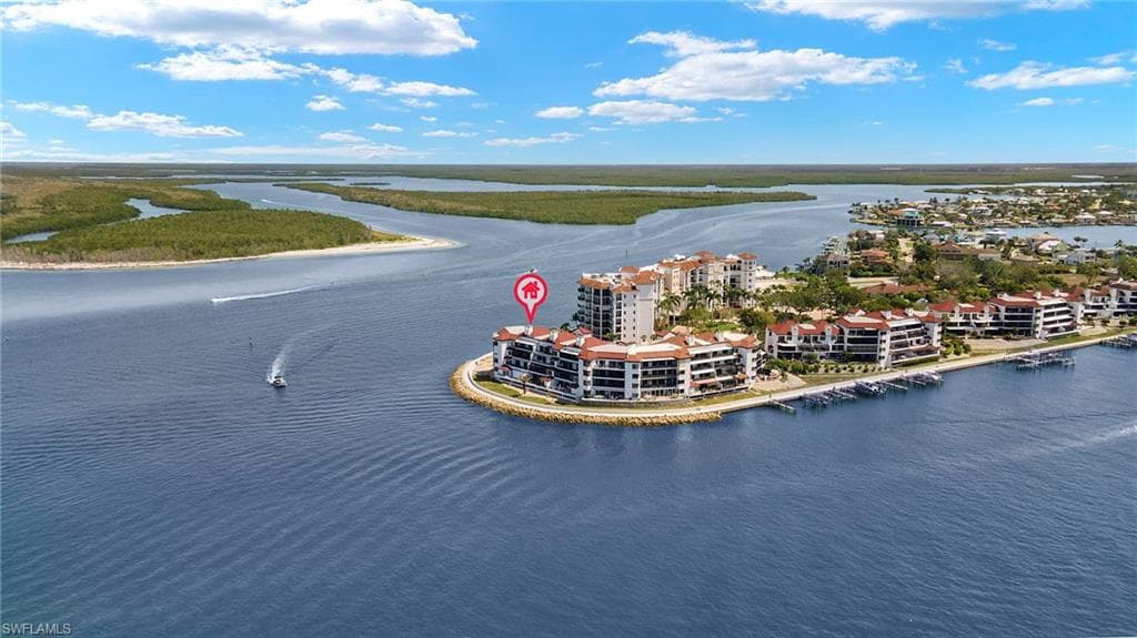 625 La Peninsula Blvd 625, Naples, FL 34113-35