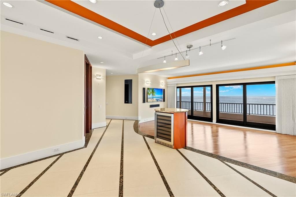 625 La Peninsula Blvd 625, Naples, FL 34113-3