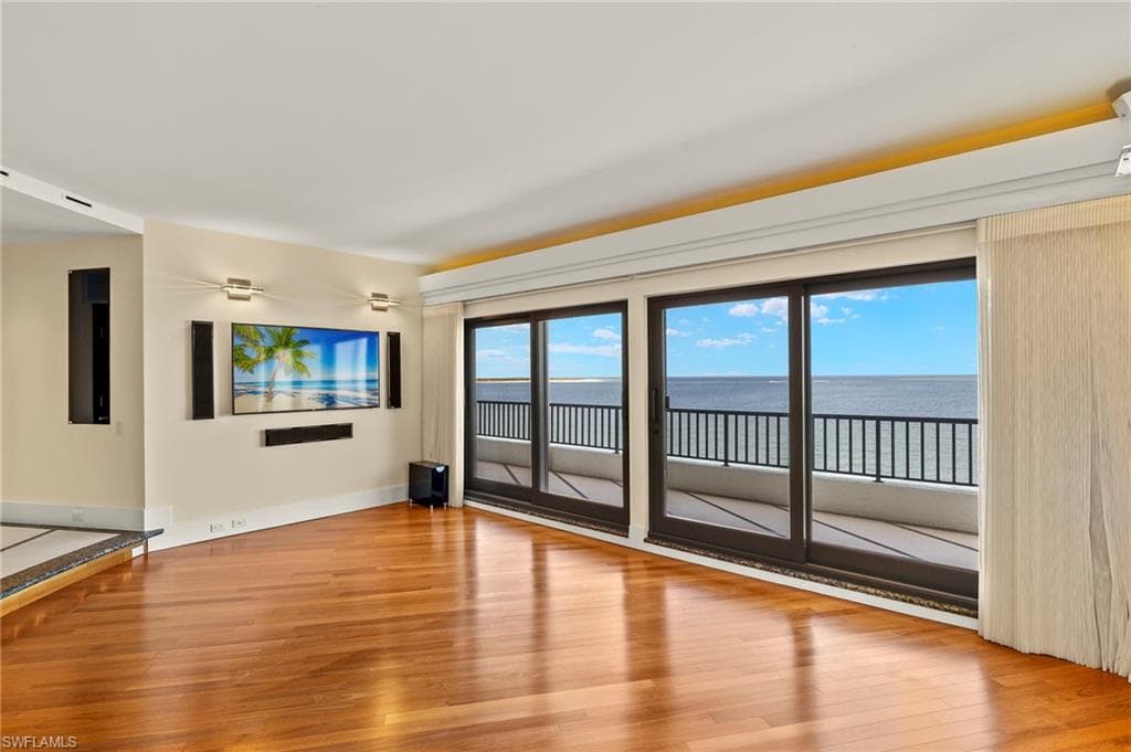 625 La Peninsula Blvd 625, Naples, FL 34113-6