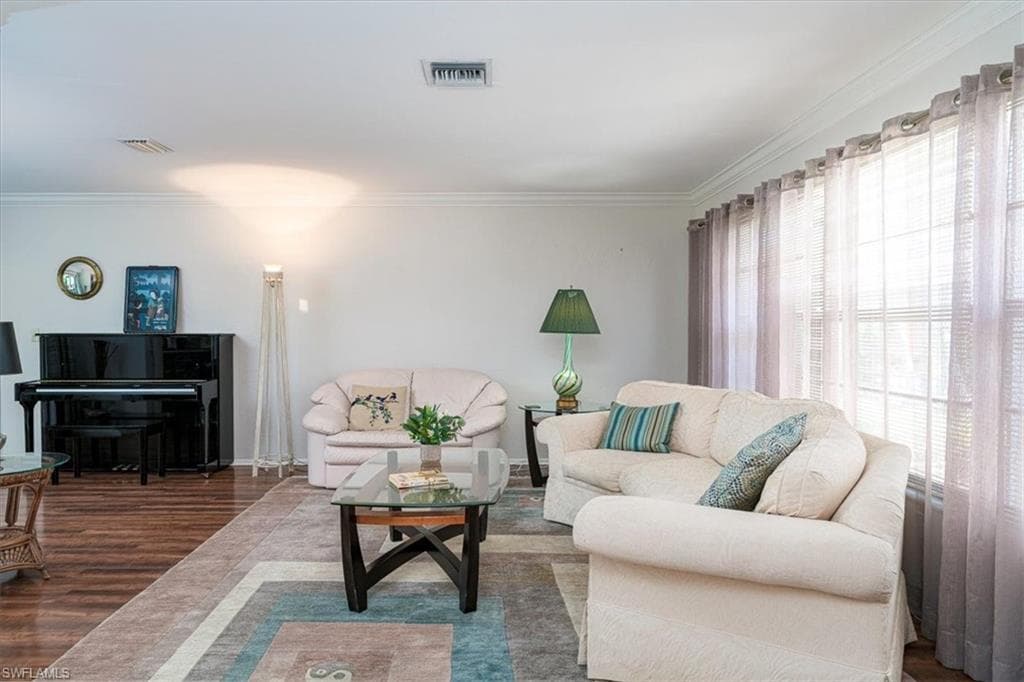 116 Short Ct, Naples, FL 34112-9