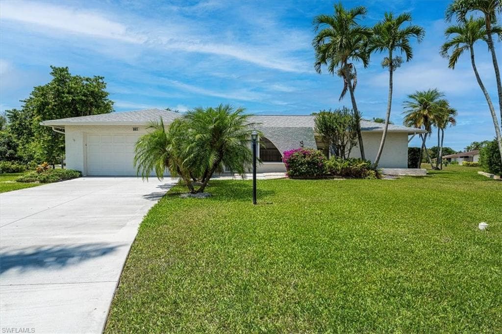 116 Short Ct, Naples, FL 34112-1