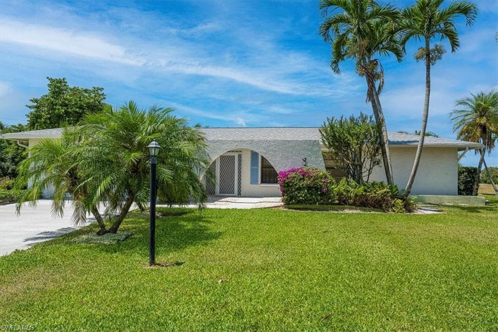 116 Short Ct, Naples, FL 34112-37