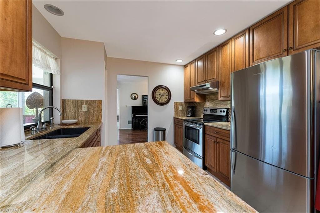 116 Short Ct, Naples, FL 34112-7