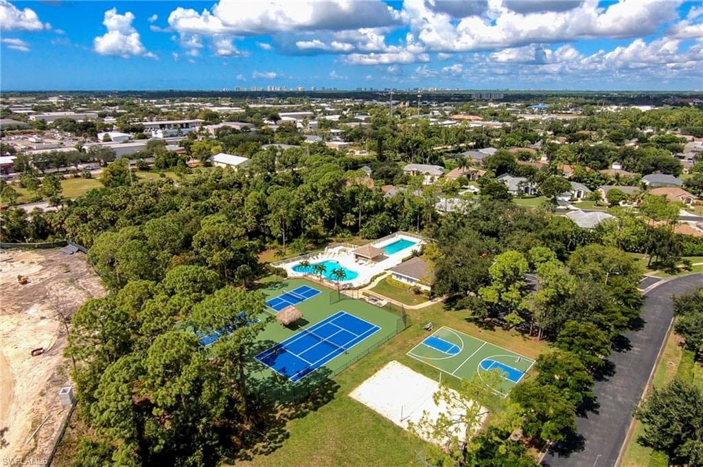 816 Mount Hood Ct, Naples, FL 34104-19