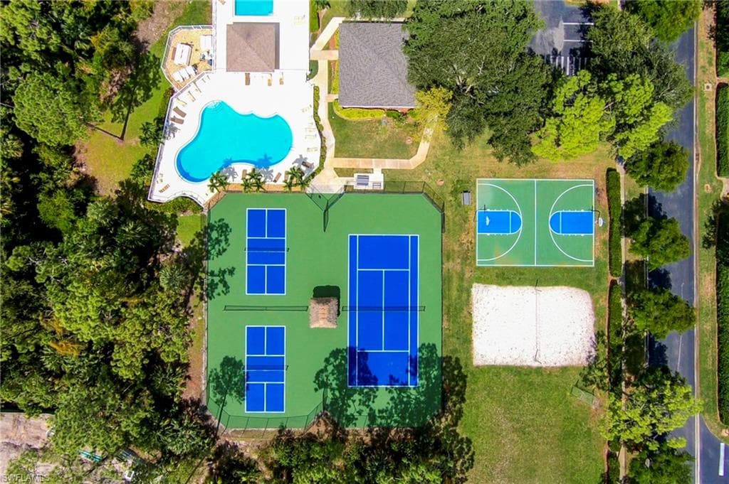 816 Mount Hood Ct, Naples, FL 34104-23