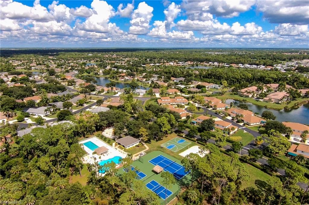 816 Mount Hood Ct, Naples, FL 34104-24