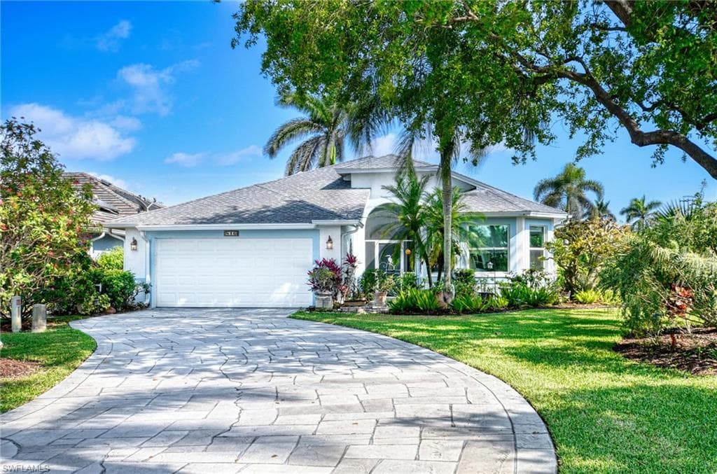 816 Mount Hood Ct, Naples, FL 34104-2